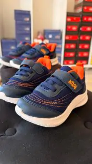 Tênis Infantil Masculino Marinho com Laranja NilQi